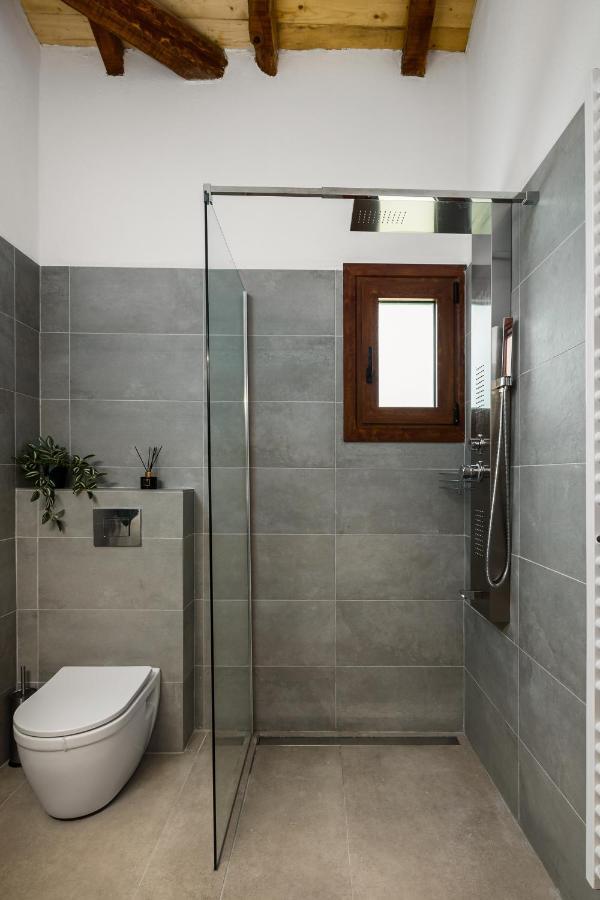 Eloise Apartments Agios Matthaios  Екстер'єр фото